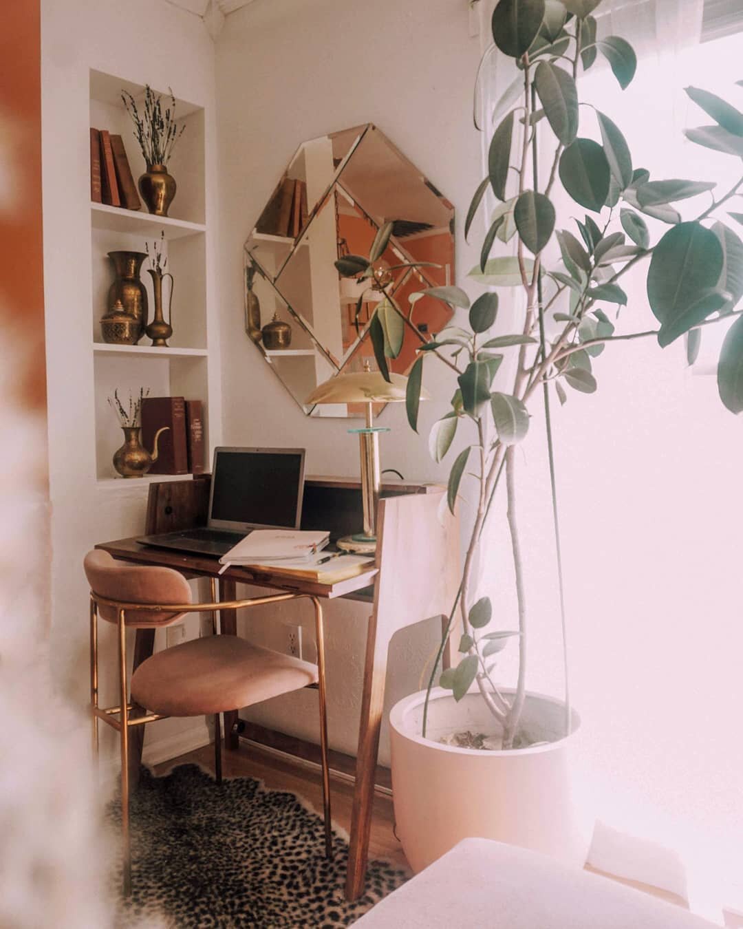 #ad This little work space has been getting so much use as of late!&nbsp;
.
&nbsp;Nate and I got married 10 years ago, when I was 19! We had our kids when I was 24, and honestly, up until this point, I don't think we were ever &quot;financially stable!&quot; We never minded, but this last year, it's been nice to be able to actually focus on our finances and try and set ourselves up for success and get nice and established because we have big plans for the future! We've been using @nerdwallet for a while now and it's seriously the most helpful app ever. A big goal we had for this year was building our savings account and I honestly had no idea about &quot;high yield&quot; savings accounts until this app. Just really excited about the future and all the ways to optimize our hard work and start making our money work for us! The app is free and there are seriously so many resources, so make sure to check it out!
.
.
.
.
.
.
.
.
.
#modernhome #barcart #homebar #barstyling #urbanjungleblogg