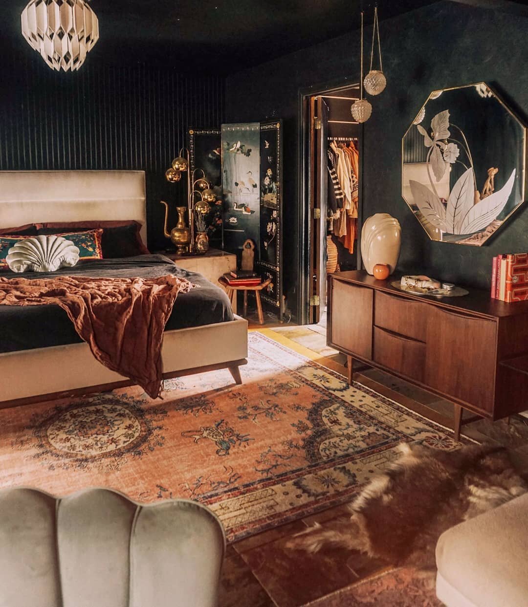 I had some colorful spring/ summer bedding in here, but I just couldn't hang. Back to sultry and moody we go! 😍🖤
.
.
.
.
.
.
.
.
.
.
.
#howyouhome 
#myplantaesthetic 
#apartmenttherapy 
#dominomag 
#urbanjunglebloggers 
#plantsmakepeoplehappy 
#myhygeehome 
#hometohave 
#currenthomeview 
#inmydomaine 
#currentdesignsituation
#hgtv
#showmeyourboho 
#showemyourstyled 
#homeinspo
#hgtvstyle
#hgtvhome
#bedroomdecor
#darkbedroom
#hunkerhome