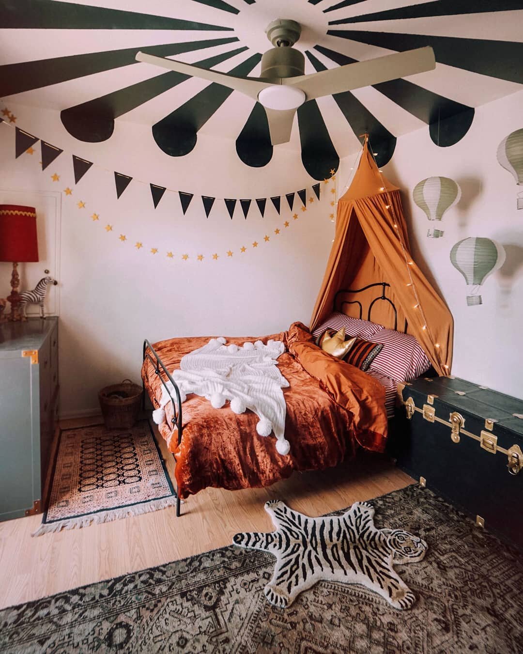 Cleaned Leo's room for the first time in too long 😜🙈
I swear you guys, my kids's rooms are legit trashed 95% of the time and I just close the door and try and forget. Anyone else?! 🤣
.
.
.
.
.
.
.
.
.
.
.
.
.
.
. #kidroomdecor #girlroom #nursery #nurseryinspo #bohonursery #mykidsdigs #kidroom #finditstyleit #showmeyourboho #bohoismyjam #apartmenttherapy #creativefamilyspaces #sodomino #designsponge #homeinspo #interiordesign #interiorinspo #bohohome #howyouhome #howyouthrift #homemagic #pocketofmyhome #cornerofmyhome #myhousebeautiful
