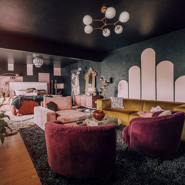 A rare shot of this room not covered in my clothes. Working on my closet today though! So hopefully when that's all done this becomes a little more regular 😂
.
.
.
.
.
.
.
.
.
.
.
.
.
.
.
.
.
.
#howyouhome 
#myplantaesthetic 
#apartmenttherapy 
#dominomag 
#urbanjunglebloggers 
#plantsmakepeoplehappy 
#myhygeehome 
#hometohave 
#currenthomeview 
#inmydomaine 
#orientalrugs 
#midcenturymix 
#plantladyisthenewcatlady 
#stellarspaces 
#showmeyourboho 
#showmeyourstyled 
#homeinspo
#bedroomgoals 
#bedroomdecor
#darkbedroom
#hunkerhome